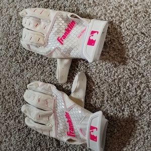 Girl's Franklin Baseball Gloves